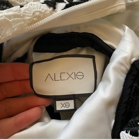 Alexis sheena lace mini black and white Macrame dress size XS - Picture 9 of 10